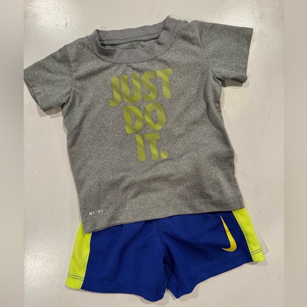 Nike Gray Dri-FIT outfit with Lime Accents